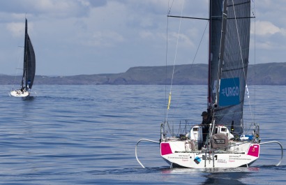 Tom Laperche, skipper du Figaro Bretagne CMB Espoir en approche du phare du Fastnet lors de la 1ere étape de la Solitaire Urgo L