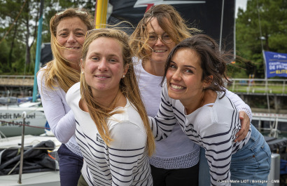 Les Figaro du team Bretagne CMB, Performance Loïs Berrehar, Espoir Tom Laperche, Oceane Elodie Bonafous, naviguent en baie de Po