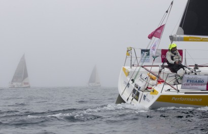 Anthony Marchand sur Bretagne Crédit Mutuel Performance, lors de la 1ere étape de la Solitaire du Figaro - Eric Bompard cachemir