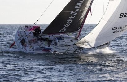 Sebastien Simon (Bretagne Credit Mutuel Espoir) en tete au passage de Basse Jaune avant l arrivee de la 2eme etape de la Solitai