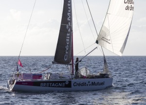 Sebastien Simon (Bretagne Credit Mutuel Espoir) en tete au passage de Basse Jaune avant l arrivee de la 2eme etape de la Solitai