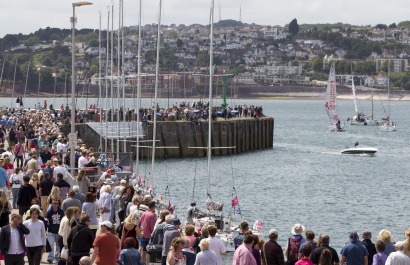 Ambiance sur les pontons avant le depart de la 4eme etape de la Solitaire du Figaro - Eric Bompard cachemire entre Torbay (Angle