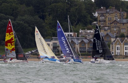 Depart de la 1eme etape de la Solitaire Bompard Le Figaro entre Cowes (UK) et Paimpol - Cowes le 26/06/2016