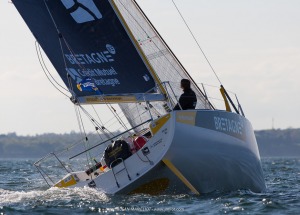Port le Foret le 10 avril 2017, les Figaro Bretagne Crédit Mutuel avec Pierre Rhimbault (Bretagne Crédit Mutuel Espoir) et Sébas