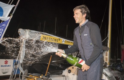 Sebastien Simon (Bretagne CMB Performance) vainqueur de la 2eme etape de la Solitaire URGO Le Figaro 2018 entre Saint Brieuc et 