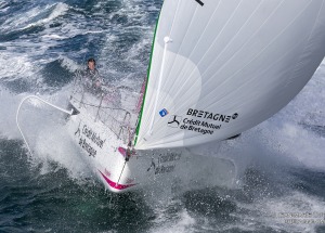Les Figaro 3 Bretagne CMB, skipper Espoir Tom Laperche, skipper Performance Loïs Berrehar, à l'entrainement au large des Iles Gl