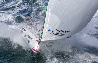 Les Figaro 3 Bretagne CMB, skipper Espoir Tom Laperche, skipper Performance Loïs Berrehar, à l'entrainement au large des Iles Gl