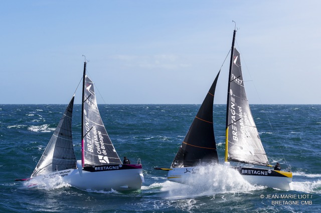 Les Figaro 3 Bretagne CMB, skipper Espoir Tom Laperche, skipper Performance Loïs Berrehar, à l'entrainement au large des Iles Gl