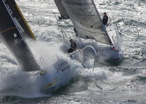 Les Figaro 3 Bretagne CMB, skipper Espoir Tom Laperche, skipper Performance Loïs Berrehar, à l'entrainement au large des Iles Gl