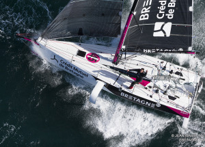 Les Figaro 3 Bretagne CMB, skipper Espoir Tom Laperche, skipper Performance Loïs Berrehar, à l'entrainement au large des Iles Gl