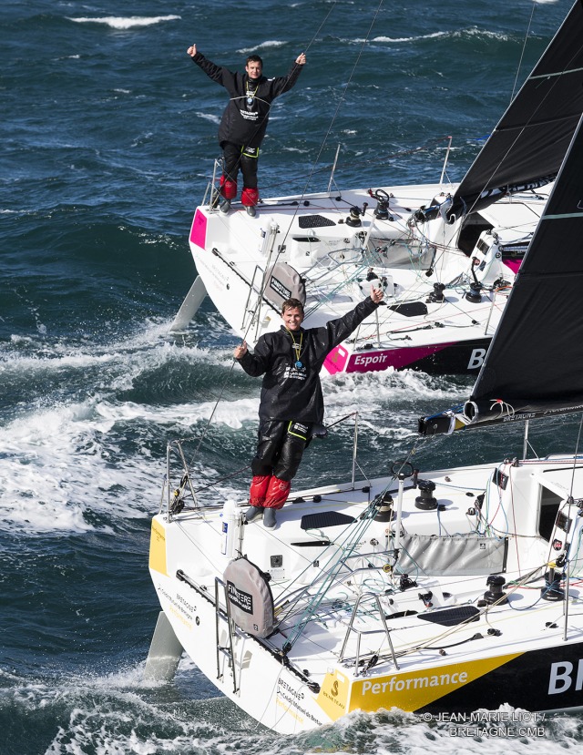 Les Figaro 3 Bretagne CMB, skipper Espoir Tom Laperche, skipper Performance Loïs Berrehar, à l'entrainement au large des Iles Gl