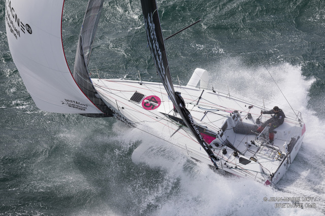 Les Figaro 3 Bretagne CMB, skipper Espoir Tom Laperche, skipper Performance Loïs Berrehar, à l'entrainement au large des Iles Gl