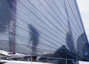 Tom Laperche, skipper du Figaro Bretagne CMB Espoir en approche du phare du Fastnet lors de la 1ere étape de la Solitaire Urgo L