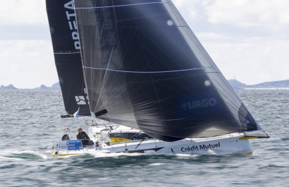 Les Figaros apres le passage du phare de Bishop lors de la 2eme etape de la Soiltaire Urgo Le Figaro 2019 entre Kinsale (Irl) et