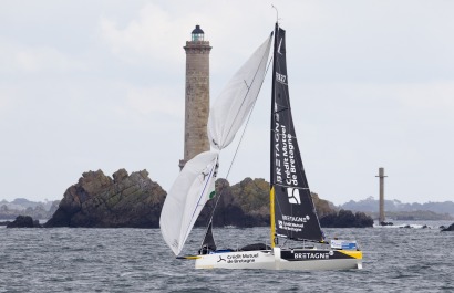 Les Figaros au passage de Brehat lors de la 3eme etape de la Solitaire Urgo Le Figaro 2019 - en mer le 16/06/2019
