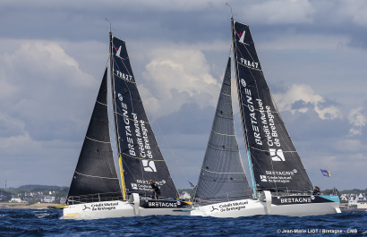 Les Figaro du team Bretagne CMB, Performance Loïs Berrehar, Espoir Tom Laperche, Oceane Elodie Bonafous, naviguent en baie de Po