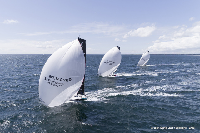 Les Figaro du team Bretagne CMB, Performance Loïs Berrehar, Espoir Tom Laperche, Oceane Elodie Bonafous, naviguent en baie de Po