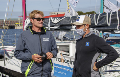 Ambiance sur les pontons avant le depart de la 3eme etape de la Solitaire du Figaro entre Dunkerque et Saint Nazaire - le 12/09/