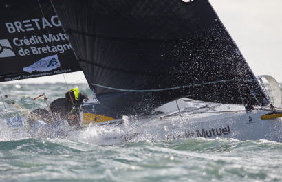 Tom Laperche et Lois Berrehar a bord du Figaro Bretagne CMB Performance lors du depart de la Transat en Double Concarneau-Saint 