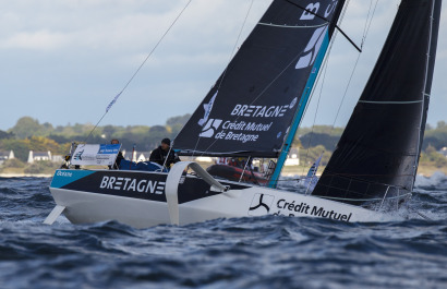 Elodie Bonafous et Corentin Horeau a bord du Figaro Bretagne CMB Oceane lors du depart de la Transat en Double Concarneau-Saint 