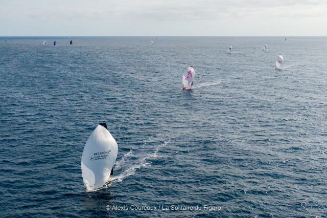 Les Figaros lors de la 1ere étape de la Solitaire du Figaro 2021 entre Saint Nazaire et Lorient - en mer le 23/08/2021