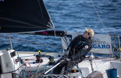 Les Figaros au passage de la pointe du Raz lors de la 2eme etape de la Solitaire du Figaro 2021 entre Lorient et Fecamps - En me